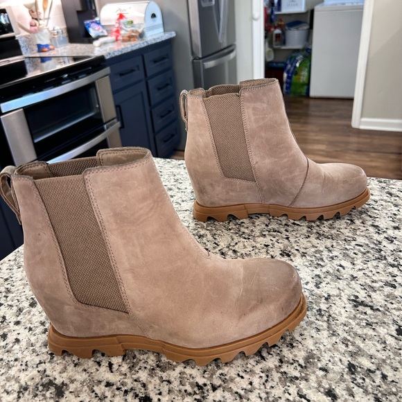 Sorel Joan of Arctic Wedge III Chelsea Waterproof Boots Taupe 8.5 - Picture 6 of 9